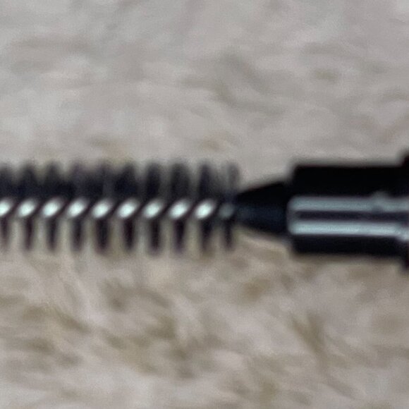 Anastasia Brow Definer triangular brow pencil in Medium Brown - New in Box - Picture 4 of 4